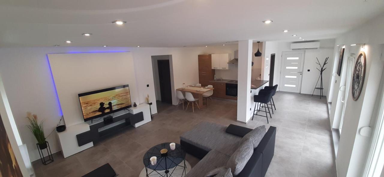 Apartmani Petar I Luka 巴卡尔 外观 照片