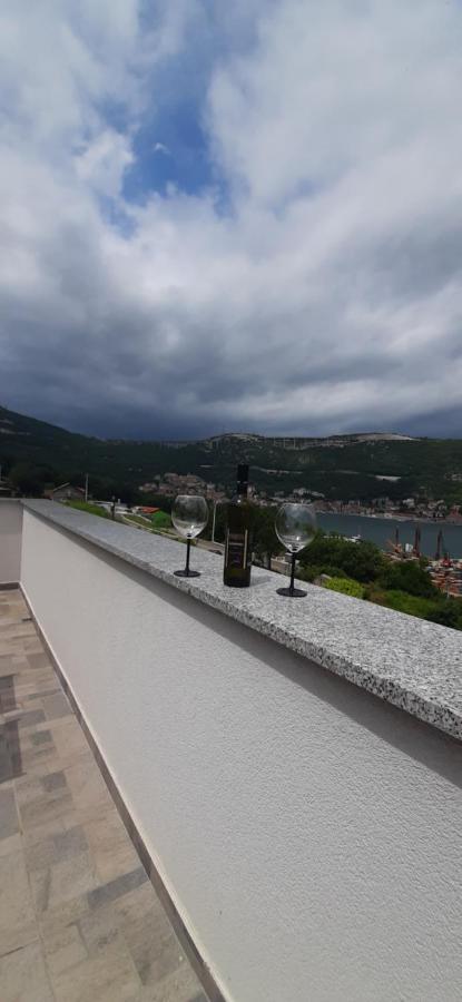 Apartmani Petar I Luka 巴卡尔 外观 照片