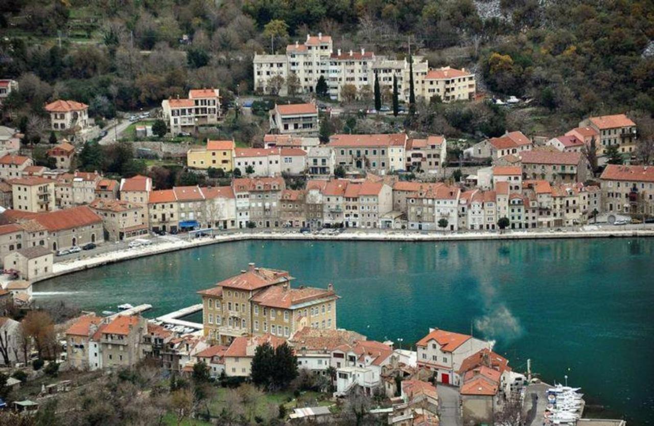 Apartmani Petar I Luka 巴卡尔 外观 照片