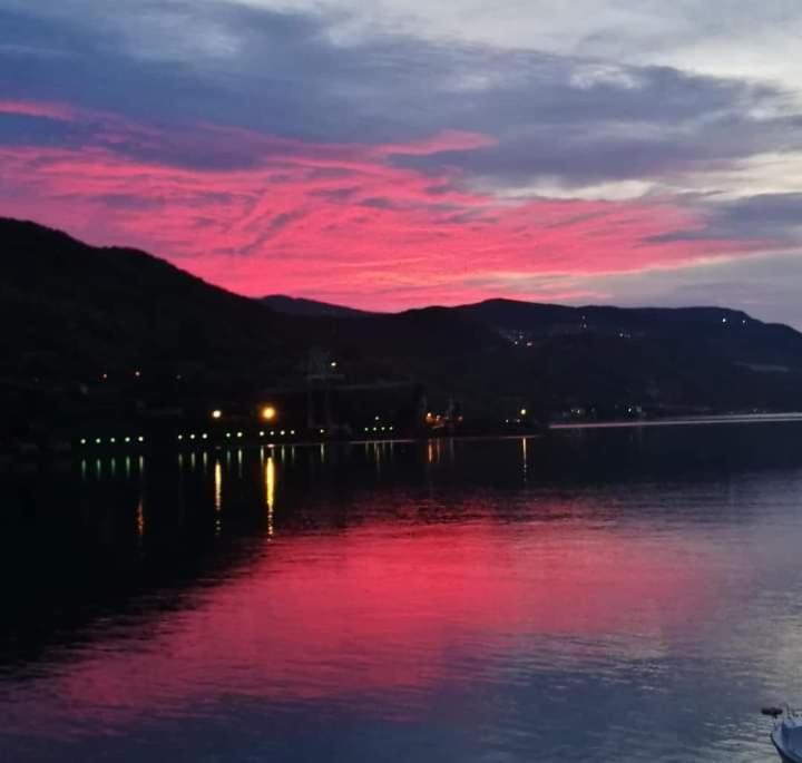 Apartmani Petar I Luka 巴卡尔 外观 照片